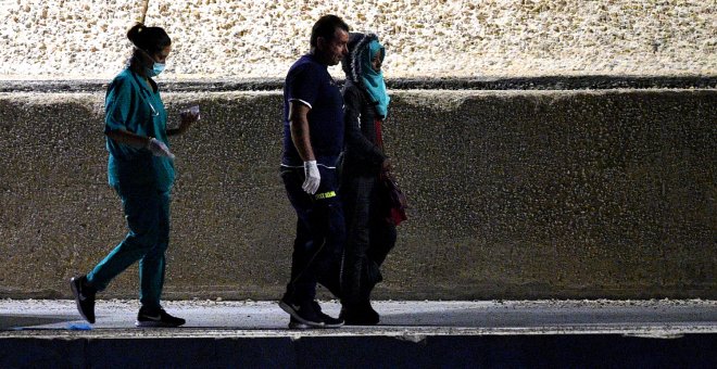 Italia autoriza al Open Arms a evacuar solo a nueve migrantes por motivos psicológicos