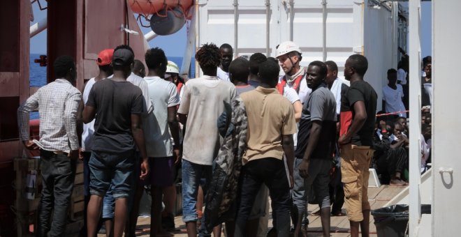 Después del Open Arms, el Ocean Viking: 356 migrantes esperan puerto desde hace 11 días