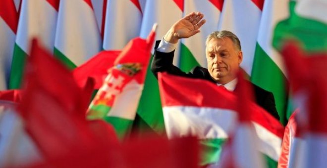 El PP español no censura las leyes homófobas de Orbán y se aísla del PP europeo