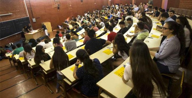 Los universitarios españoles siguen a la cabeza de la UE en graduados con empleo de menor cualificación