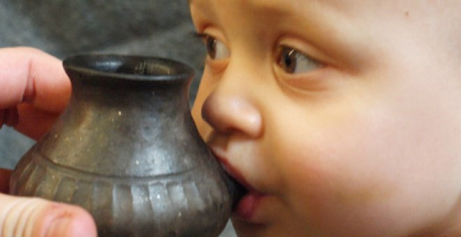 Un biberón de hace 7.000 años para beber leche animal