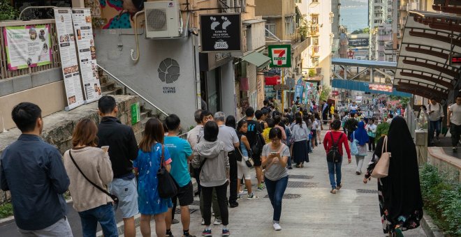 Cierran las urnas en Hong Kong con una participación récord del 69%