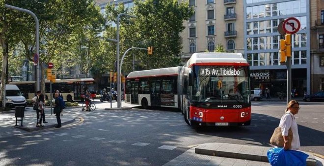 Muere una pasajera de un autobús de Barcelona por un frenazo del conductor