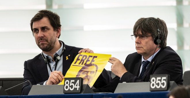 El Constitucional mantiene las órdenes de detención para Puigdemont y Comín tras ser elegidos eurodiputados