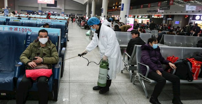 China eleva a 26 los muertos por el nuevo coronavirus y a 887 los infectados confirmados