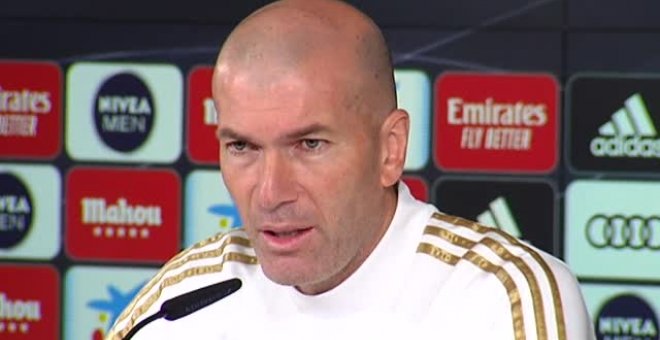 Zidane no contempla el traspaso de Bale: "Está con nosotros y cuento con él"