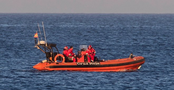 Encuentran algunos restos del piloto fallecido tras caer al mar cerca de La Manga