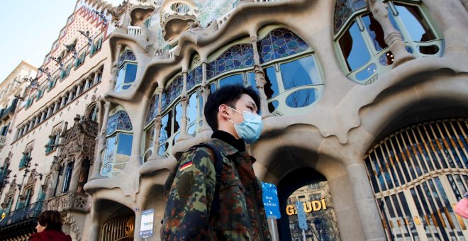 La restauració de la façana posterior de la Casa Batlló posa al descobert els colors originals de l'edifici de Gaudí
