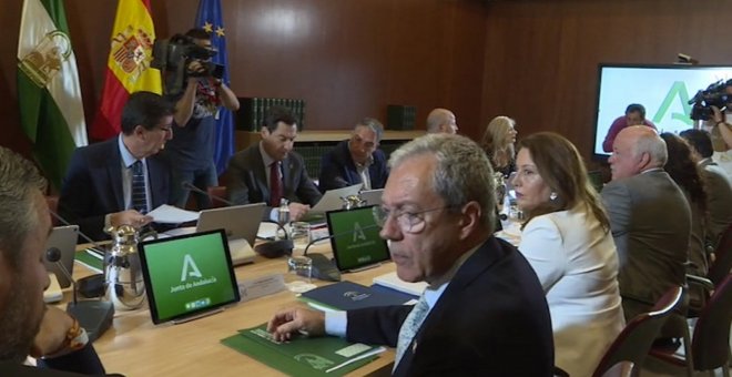 Moreno preside la reunión que analiza la evolución del coronavirus en Andalucía