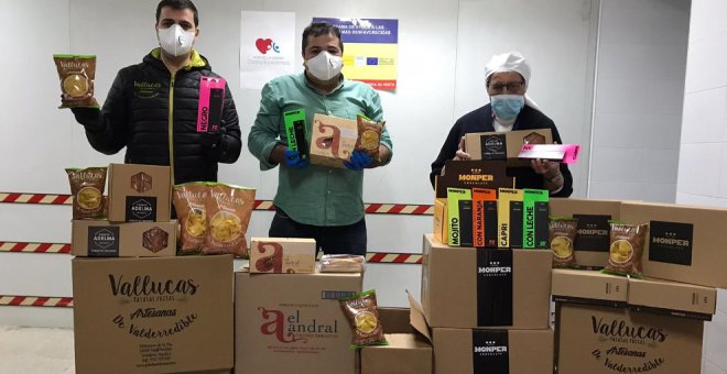 Patatas Vallucas, Sobaos El Andral y Monper Chocolate donan sus productos a la cocina económica