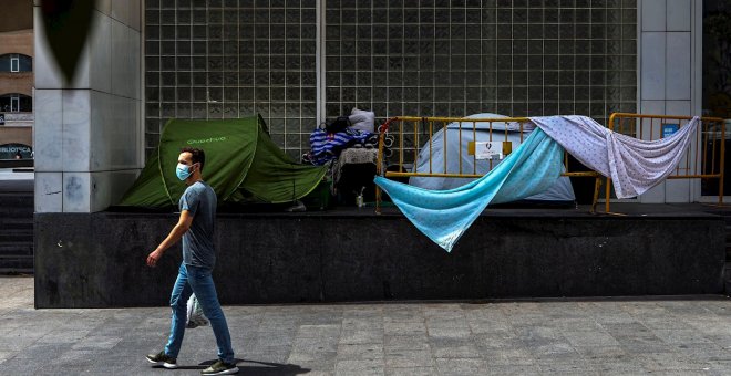 45 persones migrades que viuen al carrer tindran llar durant sis mesos