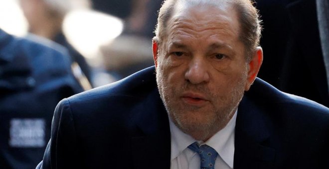 Harvey Weinstein, acusado de cuatro nuevos delitos sexuales, uno de ellos a una menor de edad