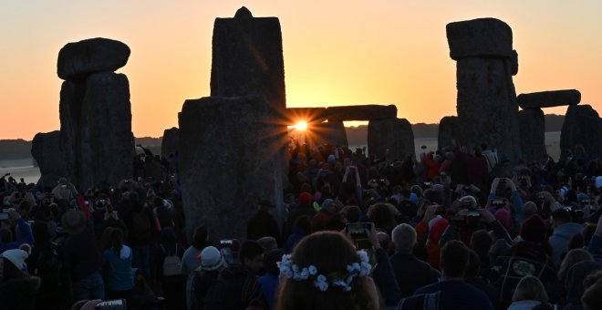 El amanecer milenario en Stonehenge