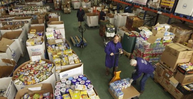 El Gobierno entrega un tercer lote solidario con 14.000 kilos de productos cántabros al Banco de Alimentos y a la Cocina Económica