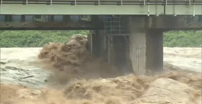Las graves inundaciones en el sur de Japón obligan al Gobierno a movilizar al Ejército