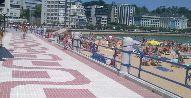 Las playas de Santander tienen nuevos accesos, conteo de aforo y personal para garantizar la seguridad y resolver dudas