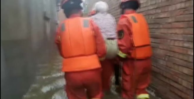 China se enfrenta a las peores inundaciones en décadas provocadas por las intensas lluvias de los últimos dias