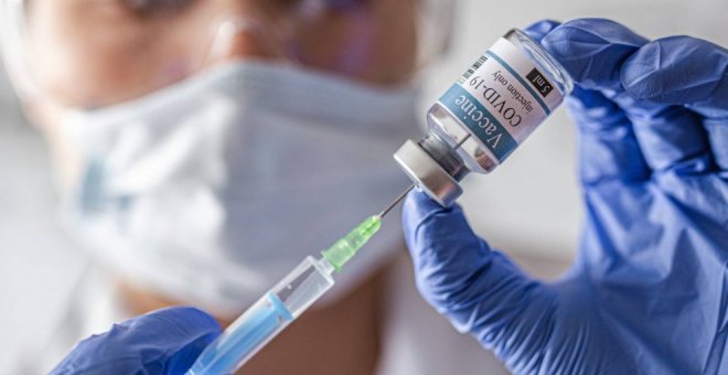 Bruselas se reserva 300 millones de dosis de la futura vacuna de Sanofi contra la covid-19