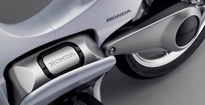 El ciclomotor eléctrico de Honda tendrá una batería que se podrá extraer desde el lateral