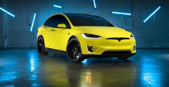 China quiere coches más vistosos: Tesla lanza su propio servicio de vinilos
