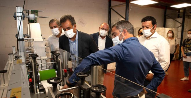 La empresa cántabra Efasys Medical distribuye a todo el país su mascarilla "100% hecha en España"
