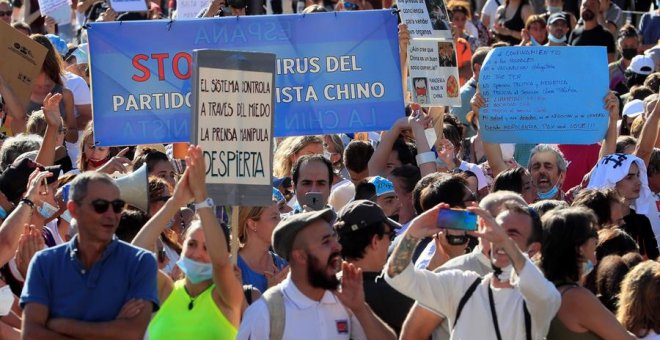 Los negacionistas promueven una convocatoria a través de las redes para volver a concentrarse en Madrid