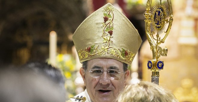 Sevilla nombrará hijo adoptivo al arzobispo Asenjo, uno de los ideólogos de la reforma de Aznar que permitió la inmatriculación de miles de monumentos