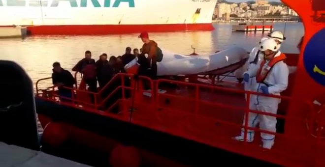 Interceptada una patera con 15 personas a unas 60 millas de Mallorca