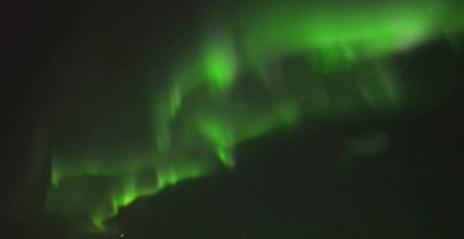 Espectáculo de las auroras boreales en el cielo de Finlandia