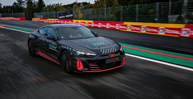 Audi nos deja ver el e-tron GT RS eléctrico antes de su puesta de largo final