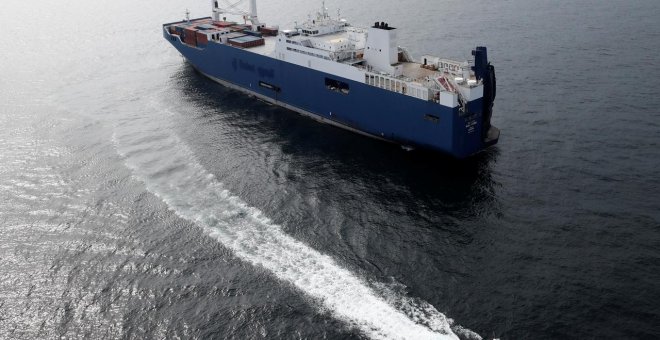 Un "barco de la muerte" saudí altera sorpresivamente su hoja de ruta y llega al puerto de Motril