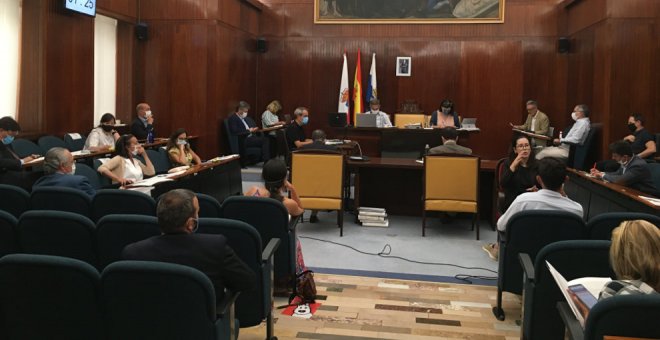 El Ayuntamiento creará la Oficina Municipal de Discapacidad y preservará la dársena de Molnedo