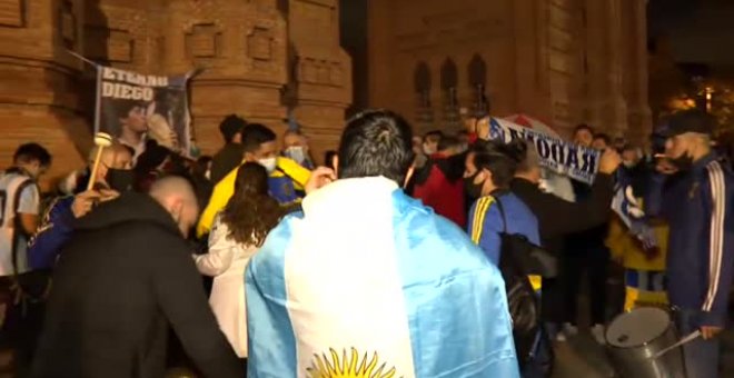 Barcelona también llora a Maradona
