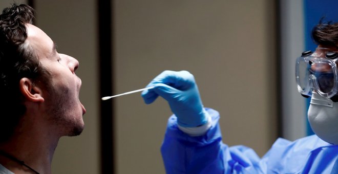 Falsos enfermos de covid se agolpan en las Urgencias de Alacant para obtener una PCR gratis en Navidad