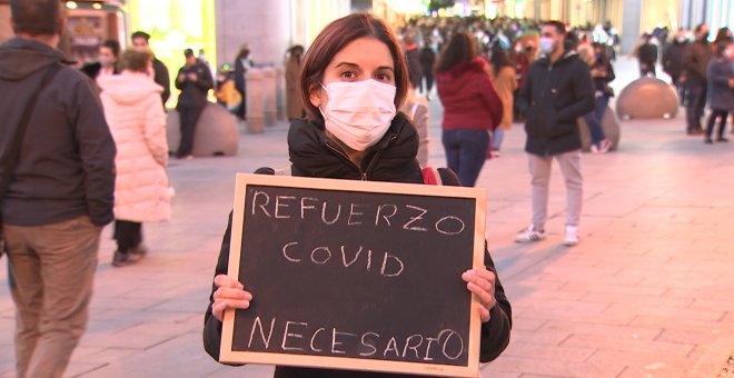 Manifestantes piden mantener a los docentes de refuerzo Covid