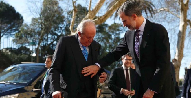 El rey Felipe VI acuerda verse con Juan Carlos en Madrid cuando el emérito regrese a España