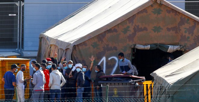 Los "inminentes" campamentos para migrantes en Canarias siguen en obras