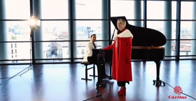 La soprano Ainhoa Arteta apoya con su voz la campaña de Navidad de Cáritas