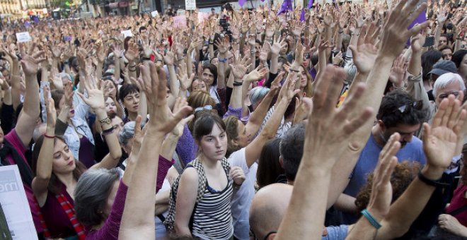 Más de 200 mujeres con presencia pública piden que la violencia y acoso que sufren se consideren tortura