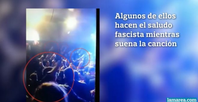 Otro vídeo muestra a jóvenes cantando un himno fascista y haciendo el saludo nazi en una fiesta de la Escuela Naval de Marín