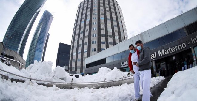 Las urgencias de covid-19 del Hospital de La Paz colapsadas: 21 pacientes para 12 camas