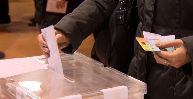 La Generalitat plantea no difundir los resultados electorales el 14F si "muchas personas" no pudieran votar ese día