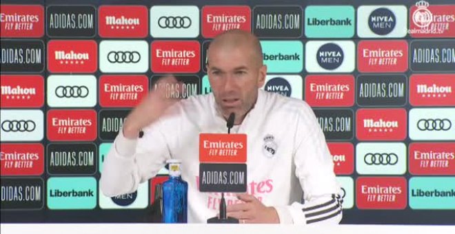 Zidane: "Me alegro por Jovic, espero que un día haga lo mismo en el Madrid"