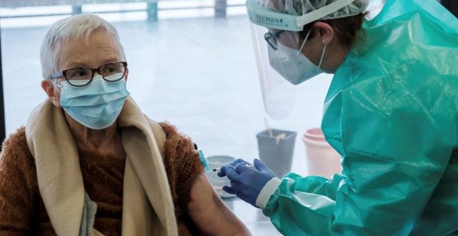 Sanidad confirma una menor incidencia de la covid-19 en los ancianos de residencias ya vacunados