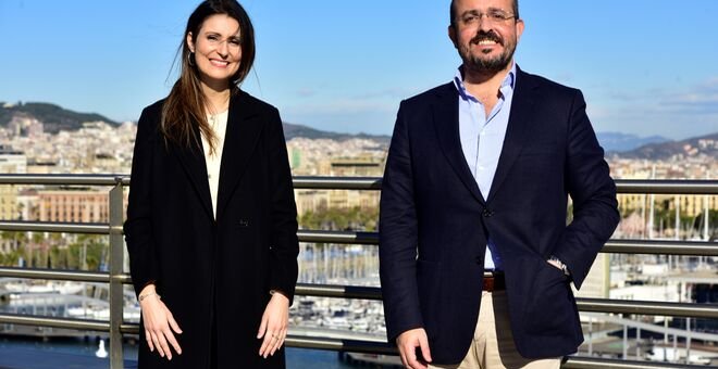 Los fichajes para las catalanas enfrentan a la derecha en plena campaña