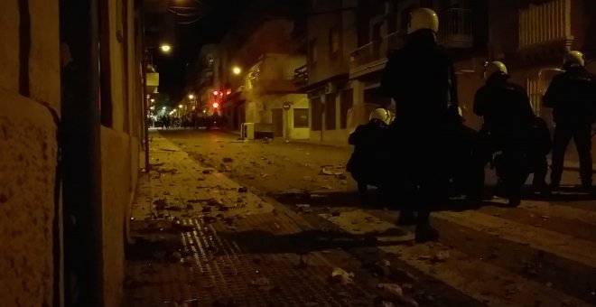 Archivada la denuncia por excesos policiales en los disturbios de Linares que dejaron heridos de bala