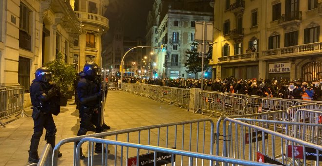 Quarta nit de protestes a Catalunya a favor de la llibertat de Pablo Hasél