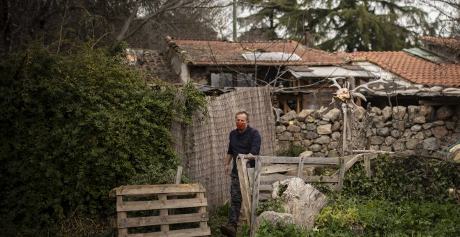 Navalquejigo, la aldea repoblada de la sierra de Madrid amenazada por el desalojo