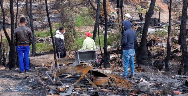 Denuncian la inacción del Ayuntamiento de Palos de la Frontera por el incendio de un asentamiento chabolista