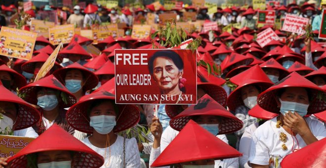 La autoridad militar de Myanmar presenta una nueva acusación contra Suu Kyi